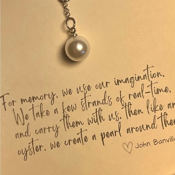 Woman's Pearl Love Friendship Adjustable Clavicle Keepsake Necklace with Card - Picture 4 of 10